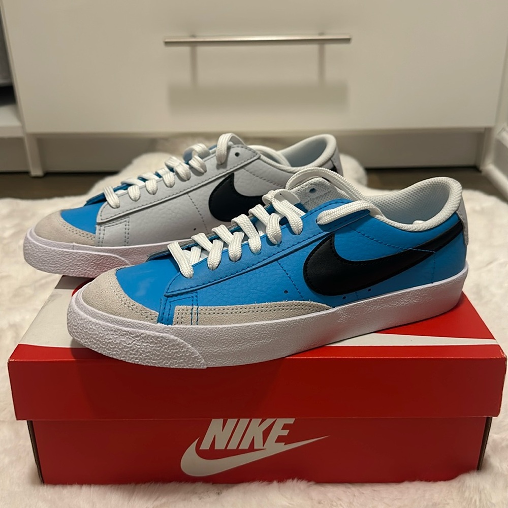 Nike blazed low 77